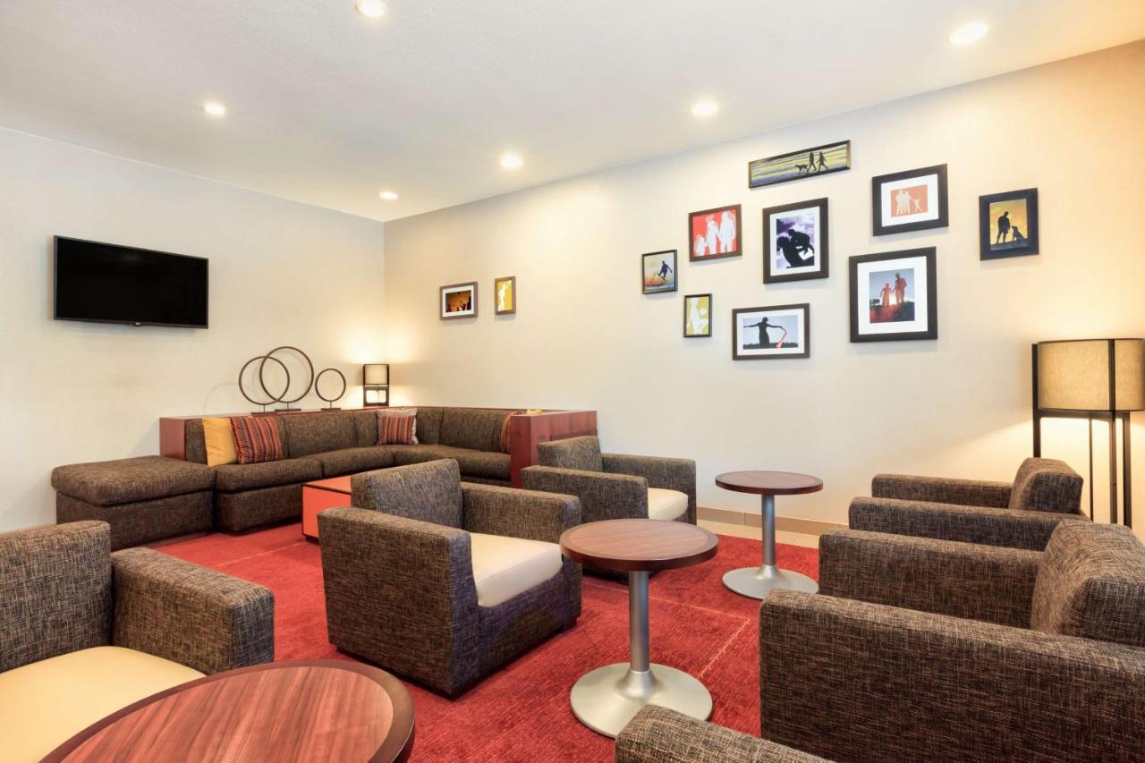 Hyatt House Galleria Hotel 3*