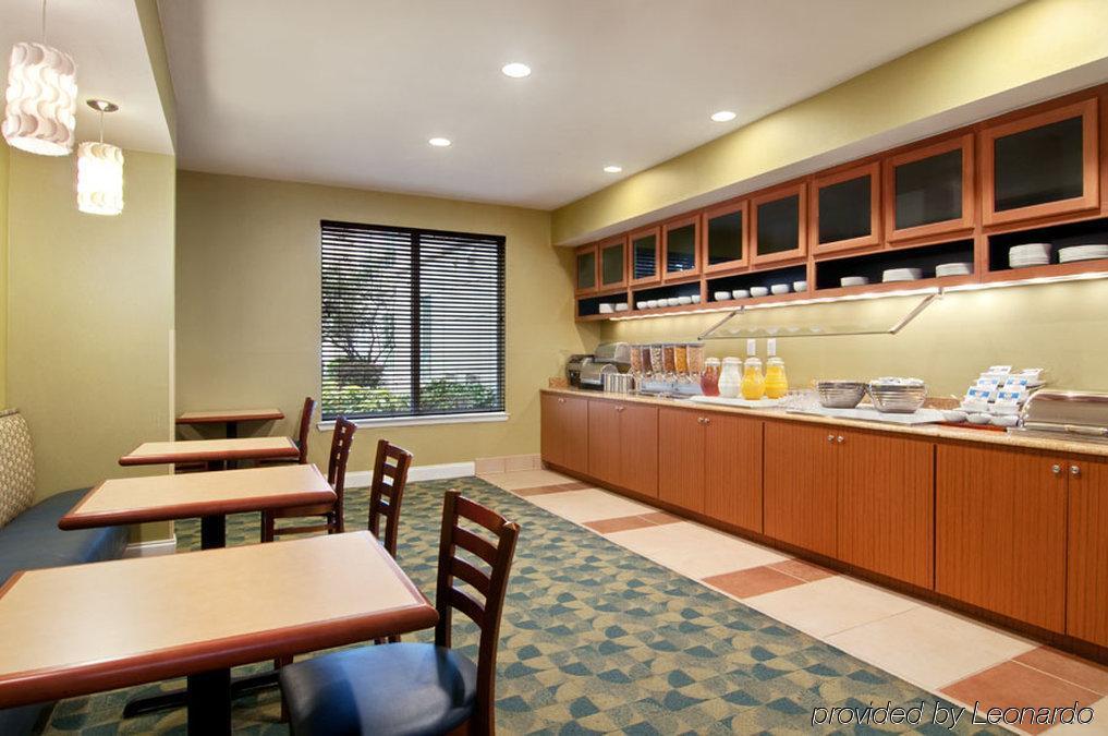 Hyatt House Galleria 3*
