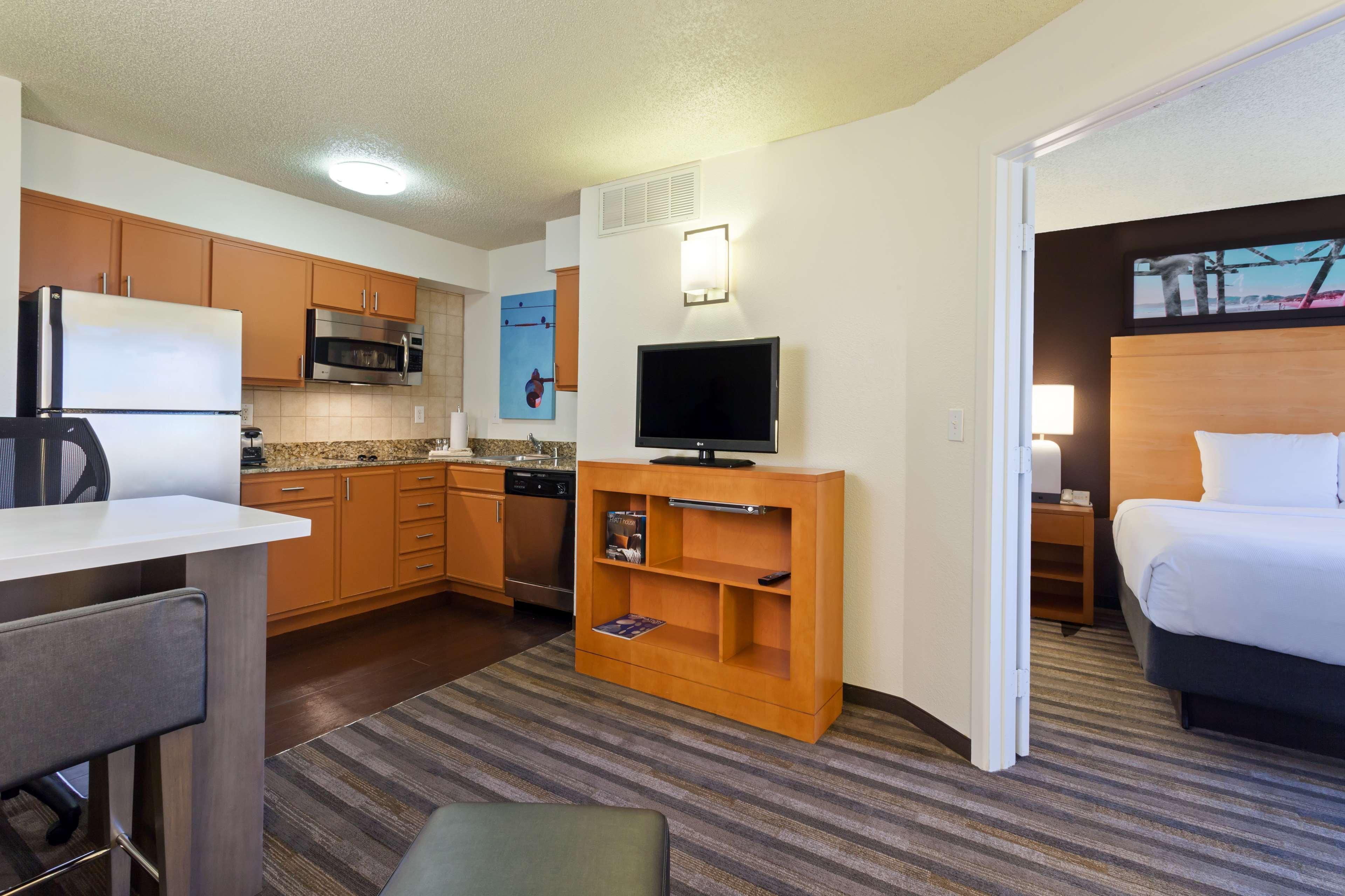 Hyatt House Galleria Hotel 3*